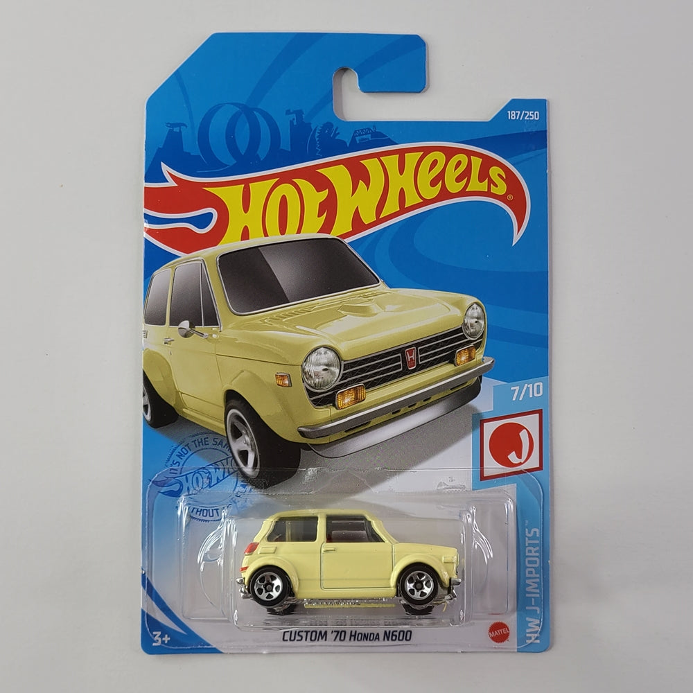 Hot Wheels - Custom '70 Honda N600 (Cream Yellow)