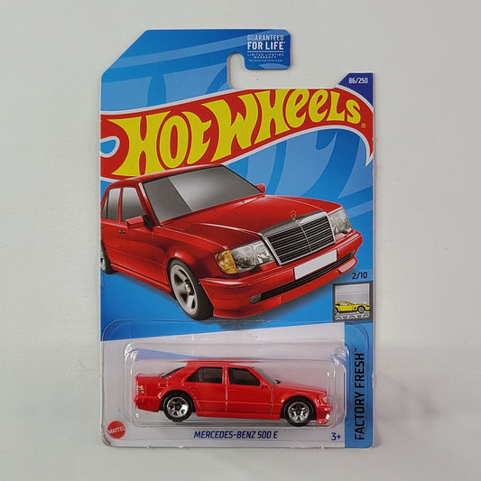 Hot Wheels - Mercedes-Benz 500 E (Red)