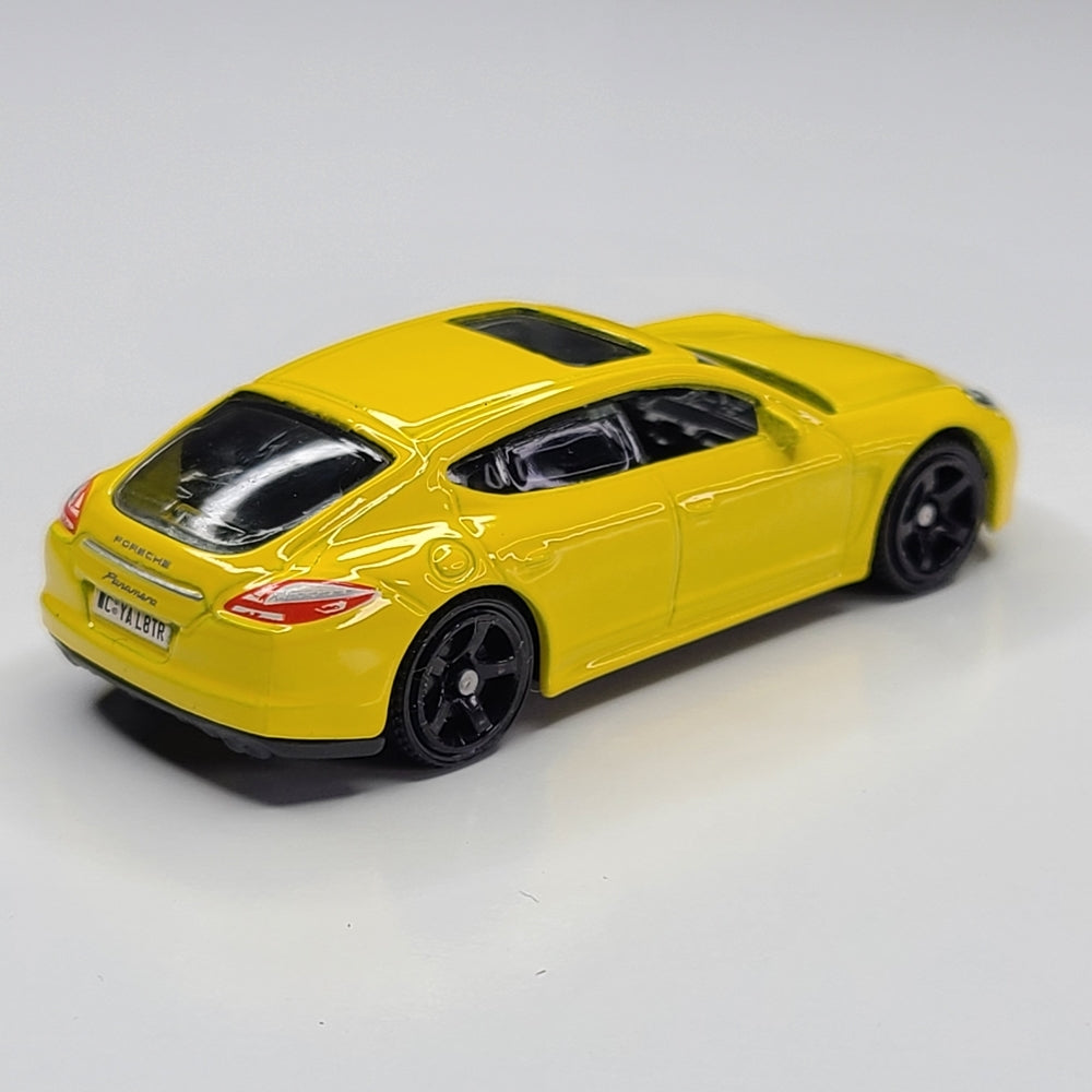 Porsche Panamera - 2010 (Yellow)