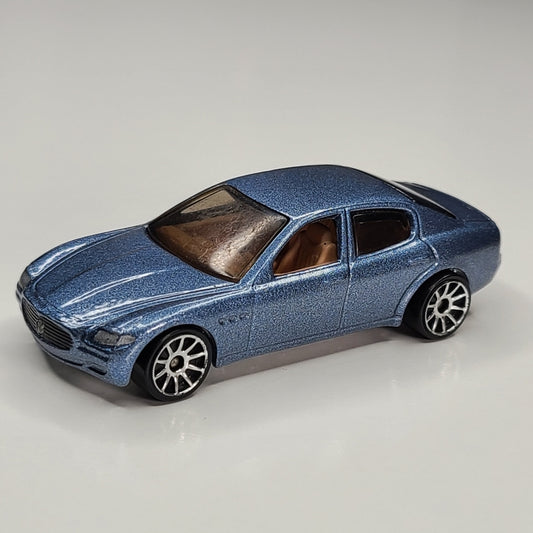 Maserati Quattroporte (Grey)