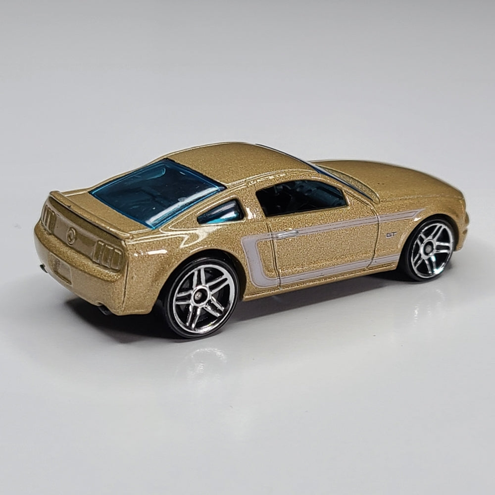 2005 Ford Mustang GT (Gold)
