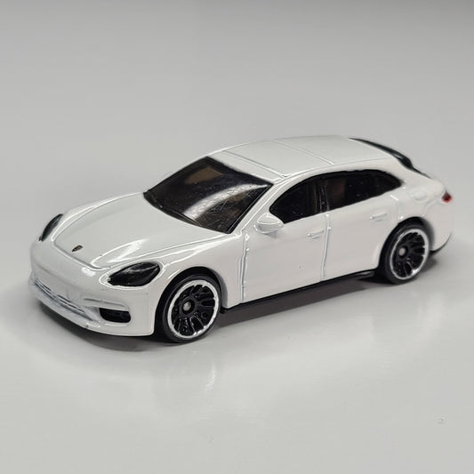 Porsche Panamera Turbo S (White)