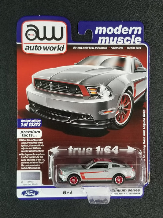 Auto World - 2012 Ford Mustang Boss 302 Laguna Seca (Ingot Silver Metallic) [6/6 - Premium Series (2020 Release 3) [Version B] (Modern Muscle); Ltd. Ed. - 1 of 13312]