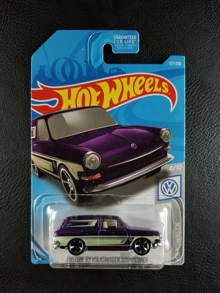 Hot Wheels - Custom '69 Volkswagen Squareback (Purple)