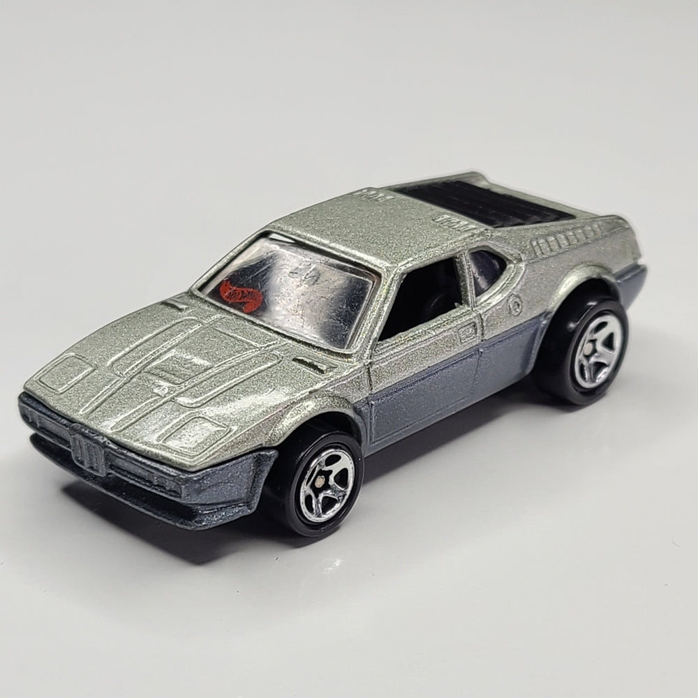 BMW M1 (Silver & Gray)