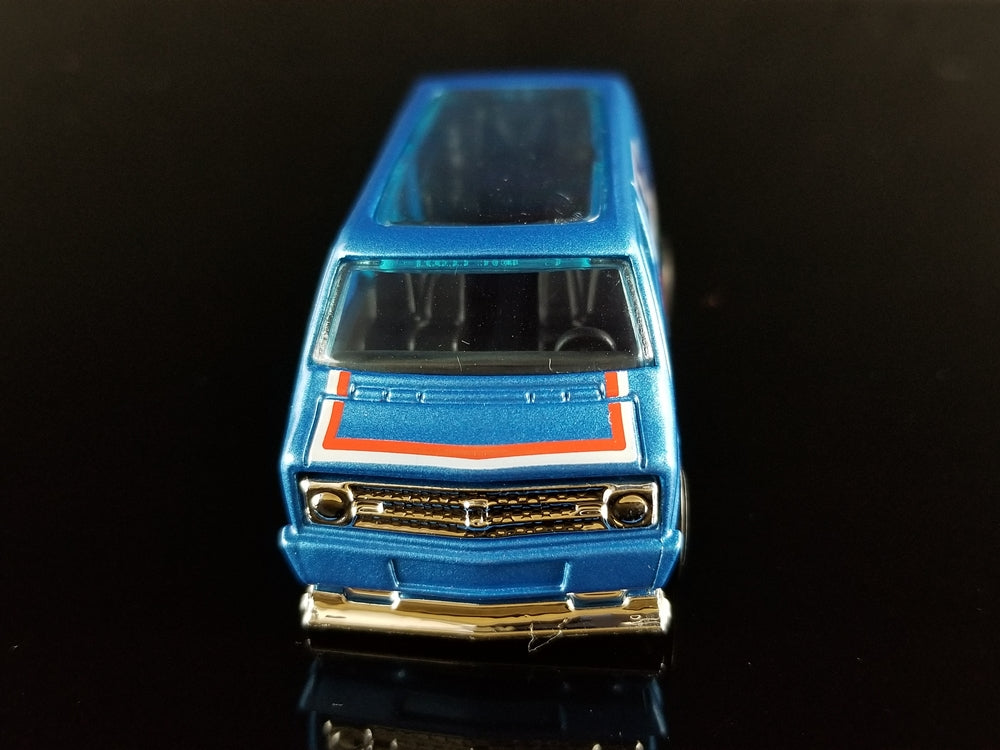 Custom '77 Dodge Van