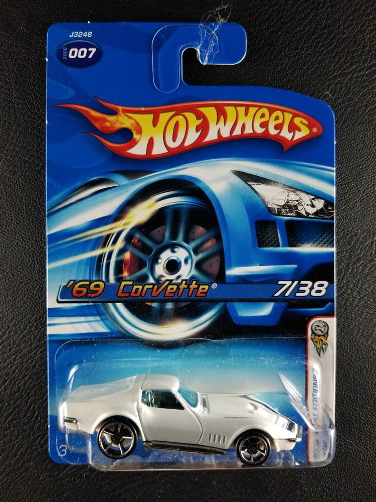 Hot Wheels - '69 Corvette (White) [7/38 - HW 2006 First Editions]