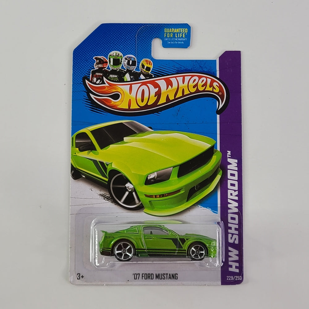 Hot Wheels - '07 Ford Mustang (Spectraflame Green)