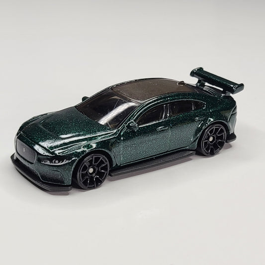 Jaguar XE SV Project 8 (Green)