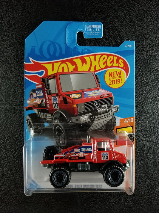 Hot Wheels - Mercedes-Benz Unimog 1300 (Red)