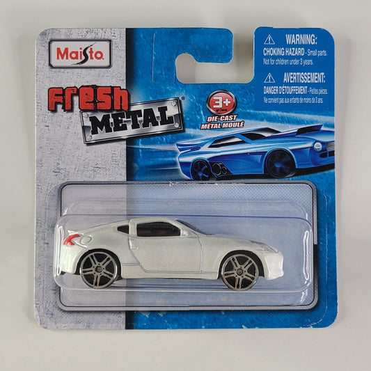 Maisto - 2009 Nissan 370Z (White)