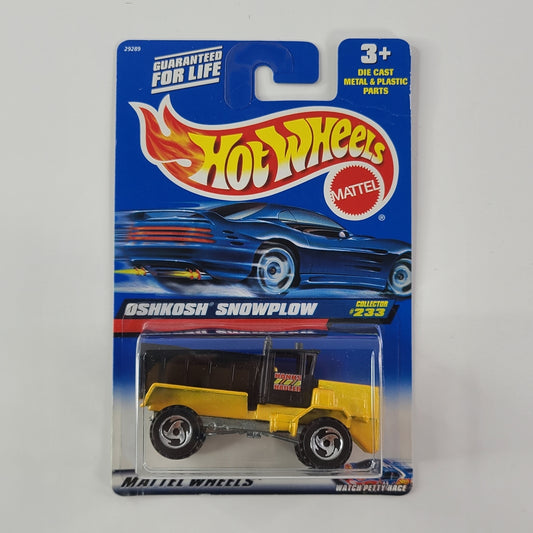 Hot Wheels - Oshkosh Snowplow (Metalflake Yellow with Gray plastic top and bed) [Mainline (2000) - #233]