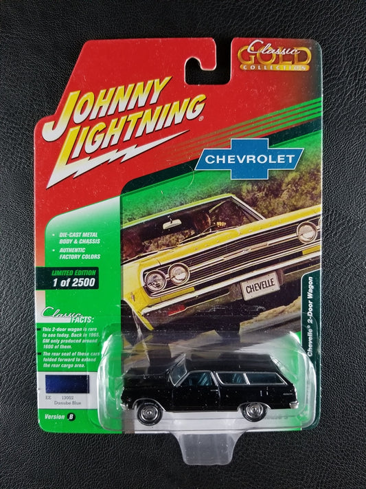 Johnny Lightning - 1965 Chevy Chevelle 2-Door Wagon (Danube Blue) [3/6 - Classic Gold 2018 (Release 3); Ltd. Edition - 1 of 2500]