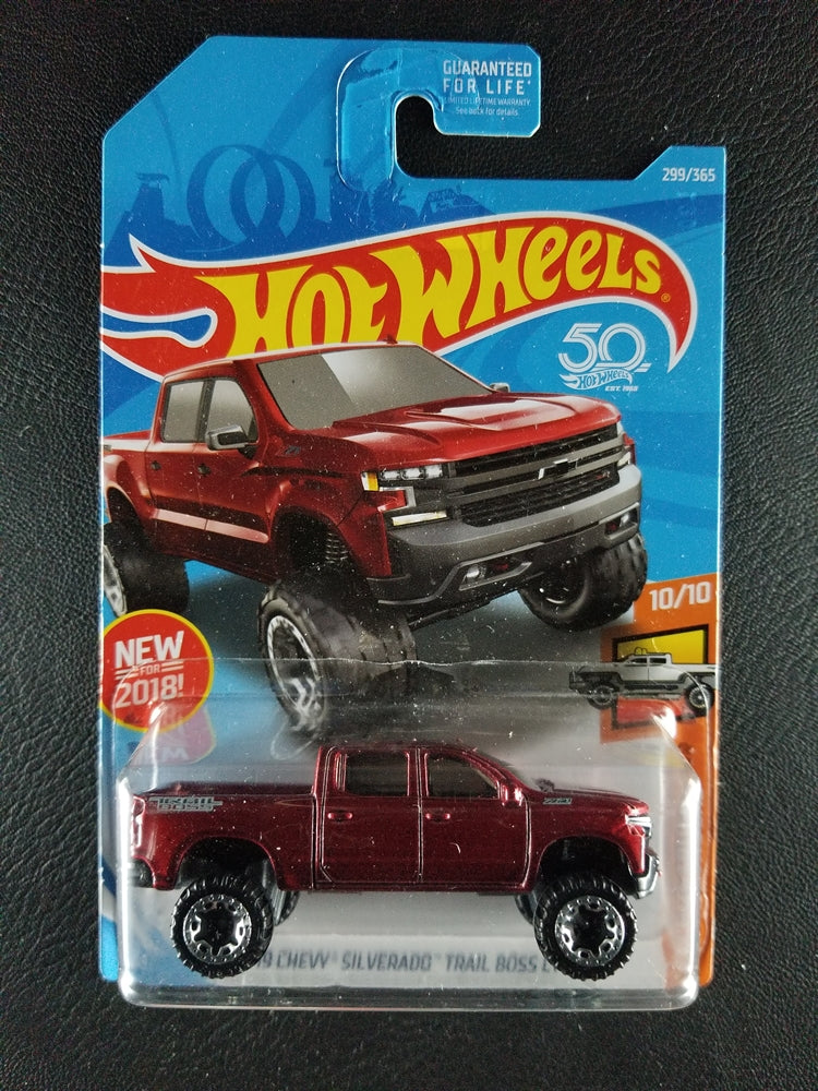 Hot Wheels - '19 Chevy Silverado Trail Boss LT (Red)