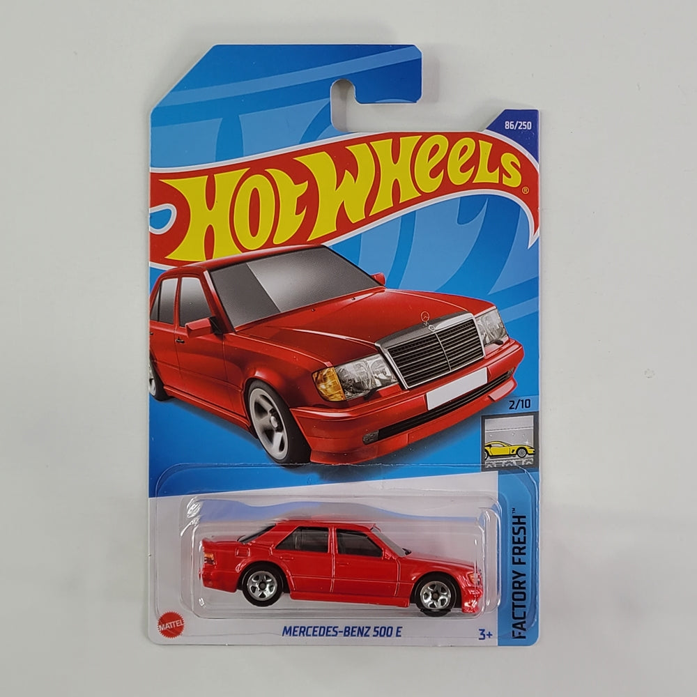 Hot Wheels - Mercedes-Benz 500 E (Red)