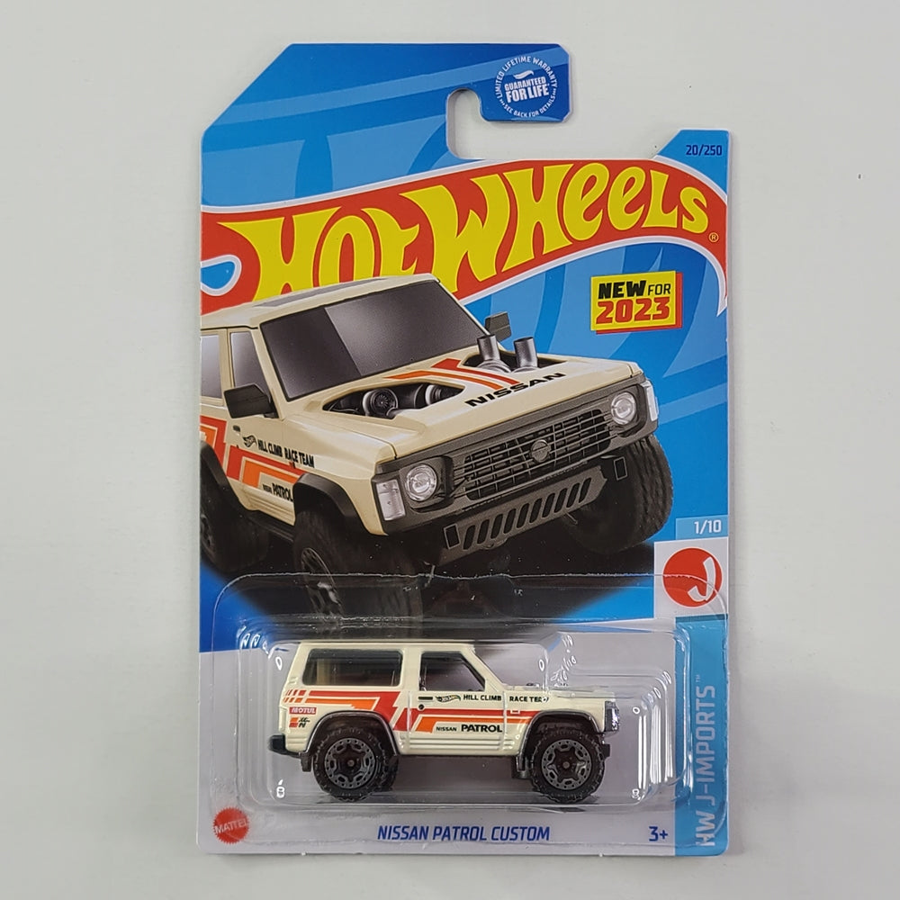 Hot Wheels - Nissan Patrol Custom (Ivory)