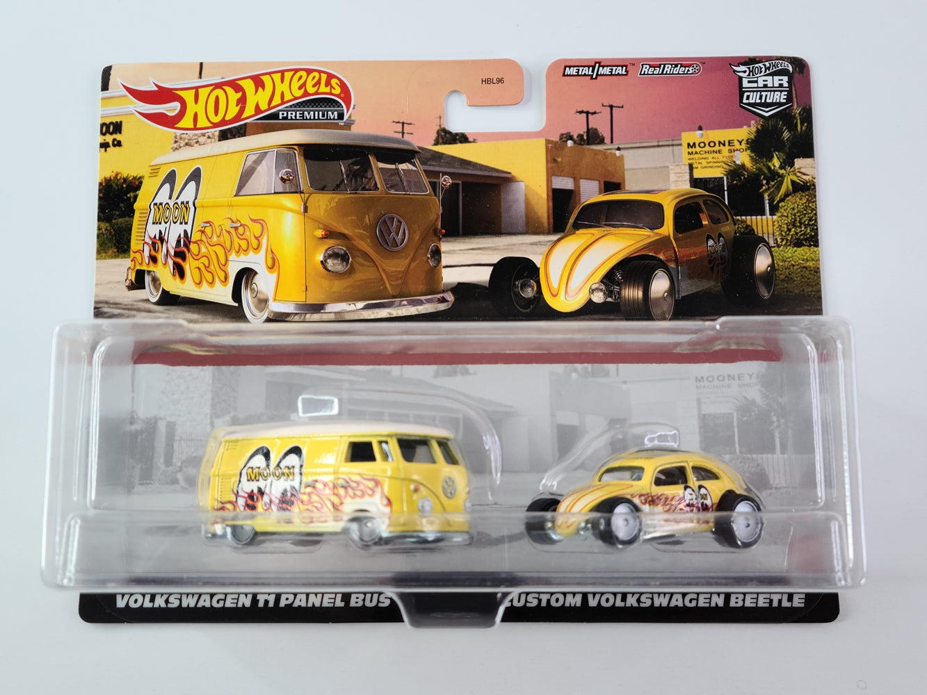 Hot Wheels Premium - Volkswagen T1 Panel Bus/Custom Volkswagen Beetle (Yellow) [Car Culture 2-Pack]