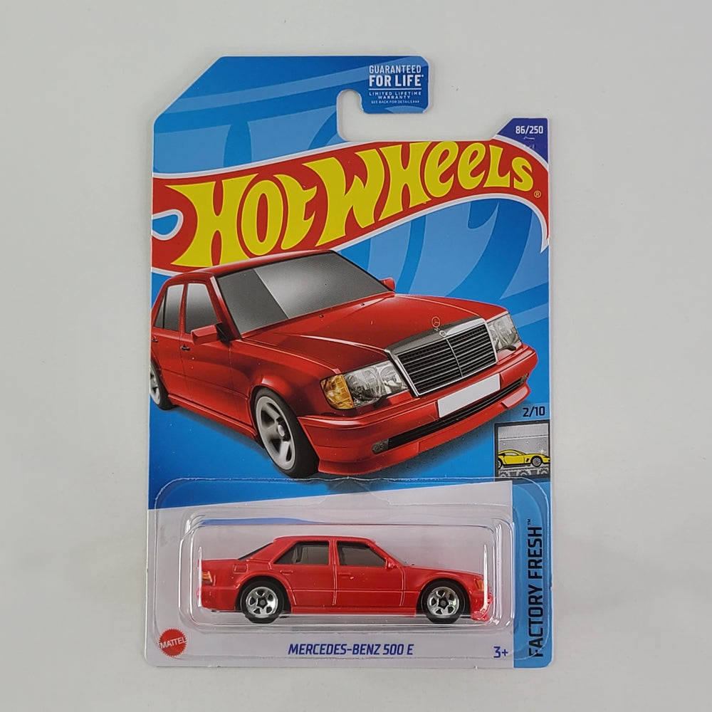 Hot Wheels - Mercedes-Benz 500 E (Red)