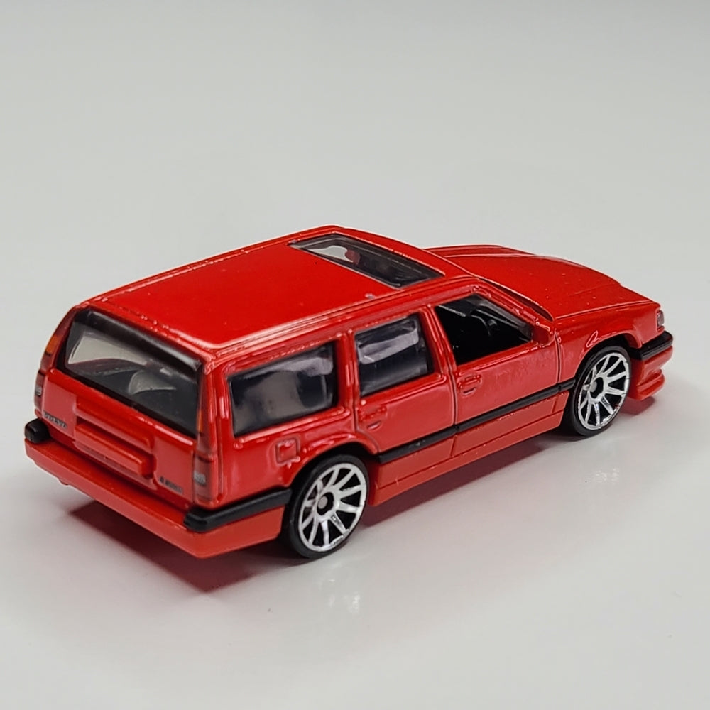 Volvo 850 Estate (Red)