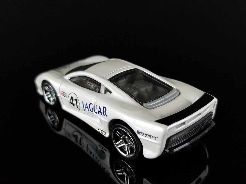 Jaguar XJ220