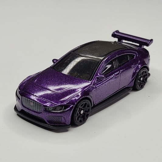 Jaguar XE SV Project 8 (Purple)