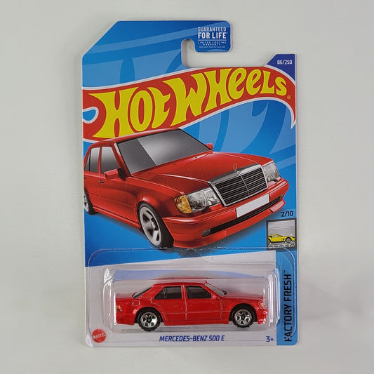 Hot Wheels - Mercedes-Benz 500 E (Red)