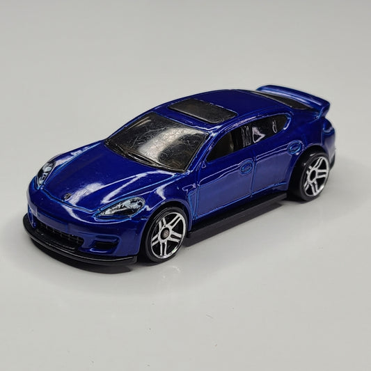 Porsche Panamera (Blue)